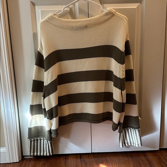 Lizard Thicket Sweater - Picture 3 of 3